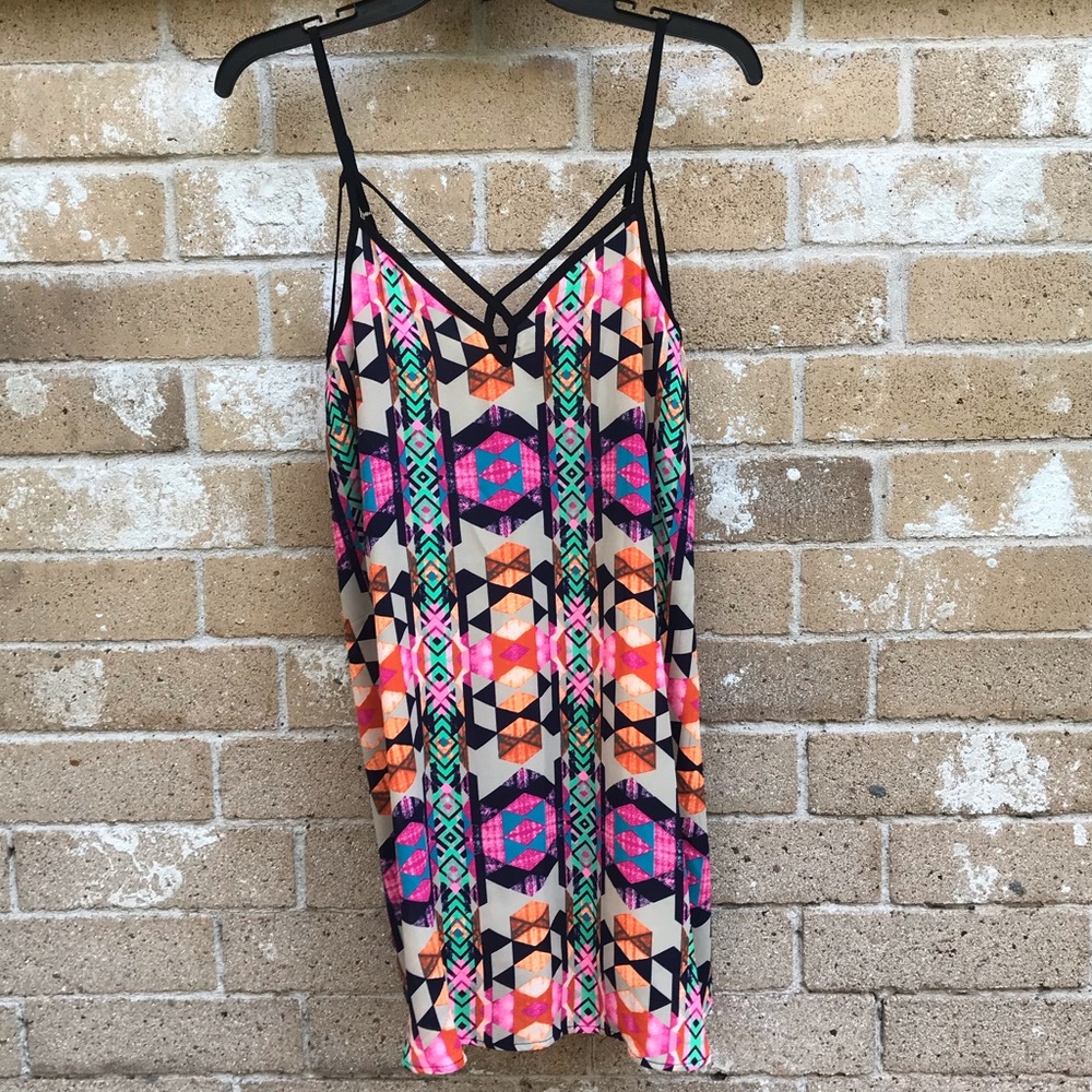 Fun patterned dress - Picture 2 of 7